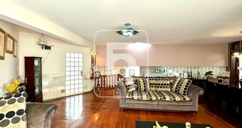 Casa com 3 dormitórios à venda, 246 m² por R$ 750..000,00 - Arcádia - Conselheiro Lafaiete/MG