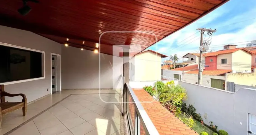 Casa com 4 dormitórios à venda, 400 m² por R$ 1.300.000,00 - Arcádia - Conselheiro Lafaiete/MG
