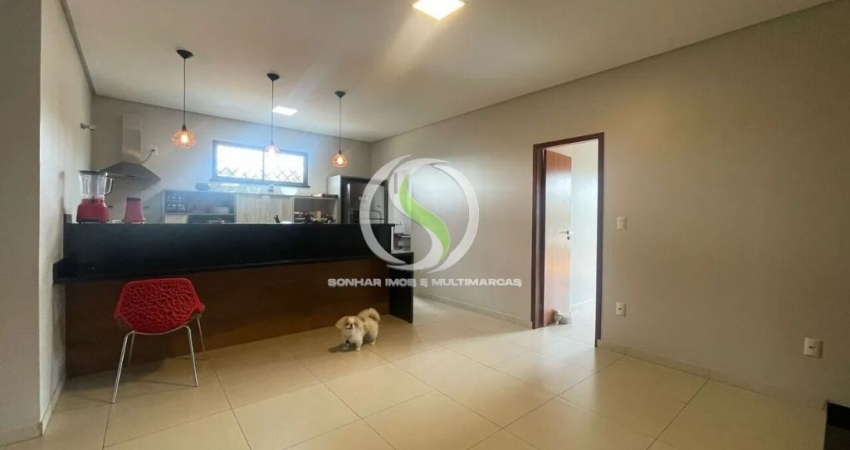 Vendo Excelente Casa Duplex no Condomínio Parque Lusitano