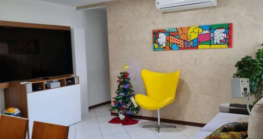 Apartamento - Padrão, para Venda em Salvador/BA