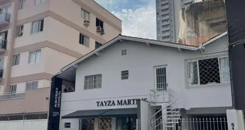 Casa à venda no bairro Centro - Balneário Camboriú/SC