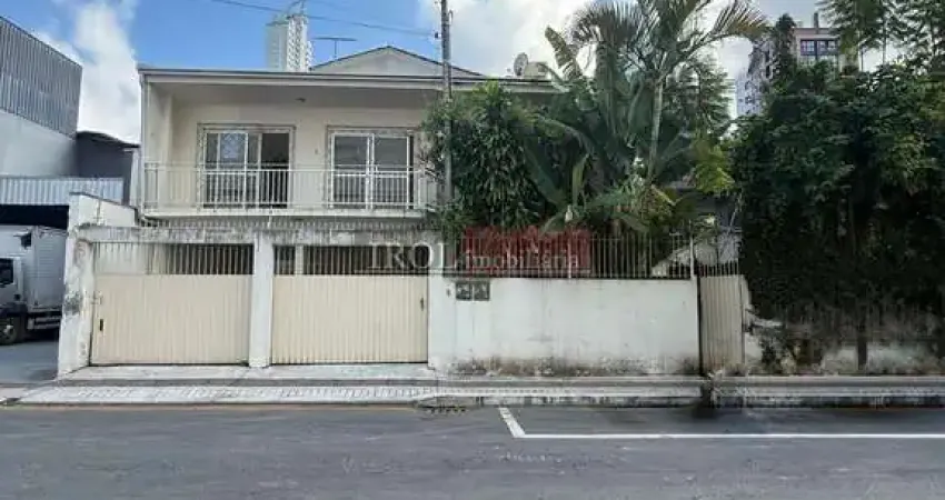 Casa para alugar no bairro Centro - Balneário Camboriú/SC