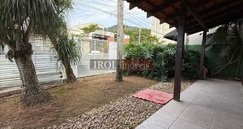 Casa com 3 quartos para alugar no Ressacada, Itajaí 