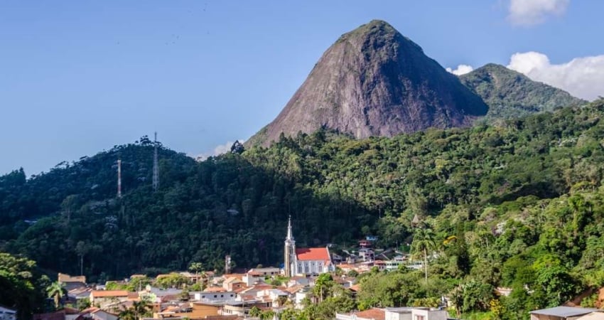 Sítio para Venda em Santa Maria Madalena, Santa Maria Madalena, 2 dormitórios, 1 banheiro