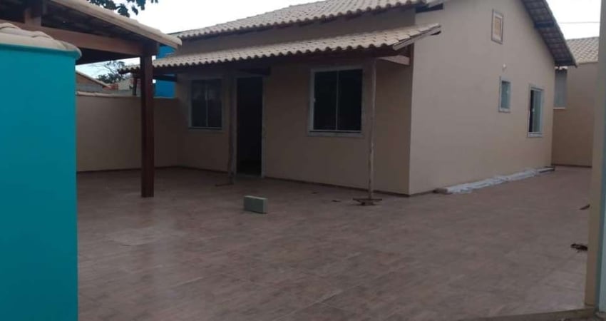 Casa em Condomínio para Locação em Cabo Frio, Condomínio Gravatá I, 2 dormitórios, 2 banheiros
