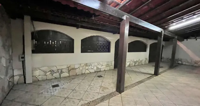 Casa para Venda em Cabo Frio, Unamar (Tamoios), 1 dormitório, 2 banheiros, 3 vagas