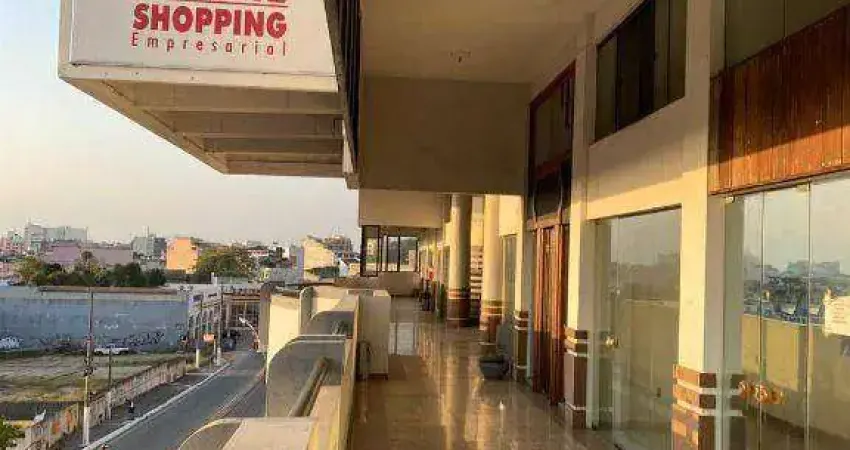 Prédio à venda no Alto Cajueiros, Macaé 