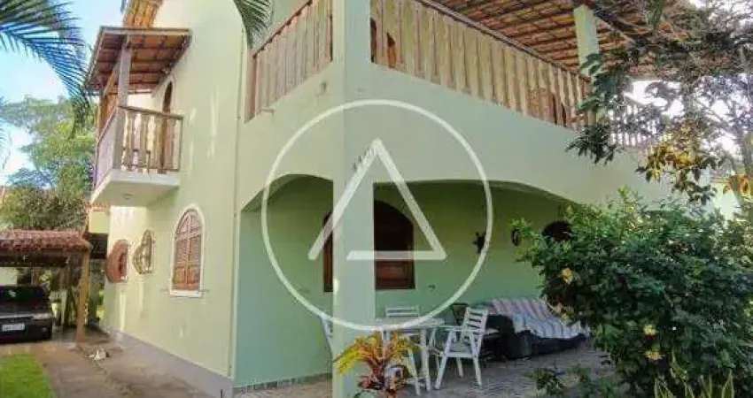 Casa com 8 dormitórios à venda, 350 m² por R$ 900.000,00 - Costa Azul - Rio das Ostras/RJ