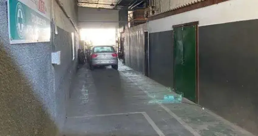 Atlântica imóveis tem excelente galpão para locação no sol e mar, macaé/rj.