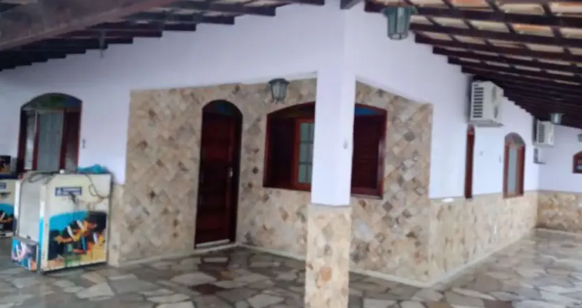 Casa com 3 dormitórios para alugar, 300 m² por R$ 5.000,00/mês - Centro - Rio das Ostras/RJ