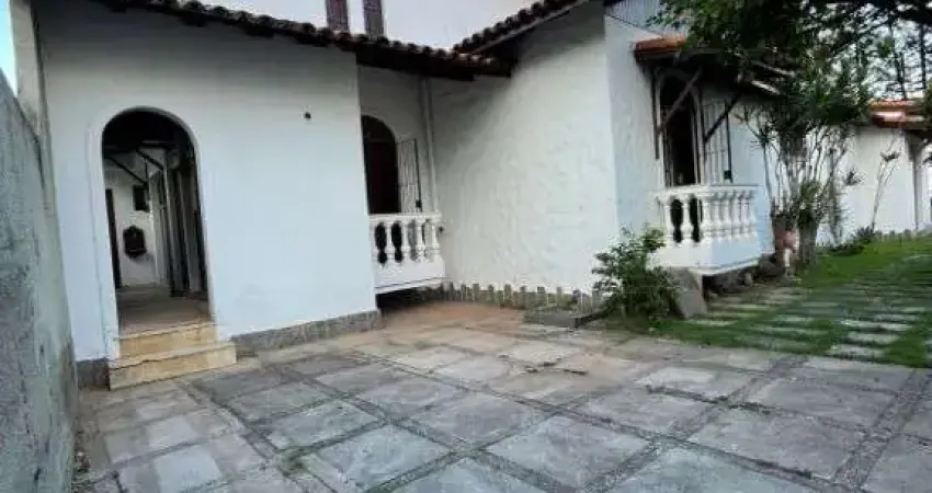 Atlântica imóveis tem excelente casa à venda, 210 m² nos cavaleiros, macaé/rj.