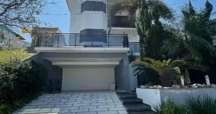Atlântica Imóveis tem excelente casa com 3 dormitórios, 280 m² - venda no Vale dos Cristais - Macaé/RJ.