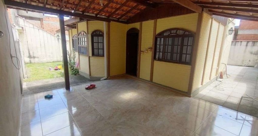 Casa com 2 dormitórios à venda, 117 m² por R$ 270.000,00 - Extensão Serramar - Rio das Ostras/RJ