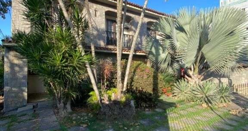 Casa com 5 dormitórios à venda, 360 m² por R$ 3.500.000,00 - Cavaleiros - Macaé/RJ.