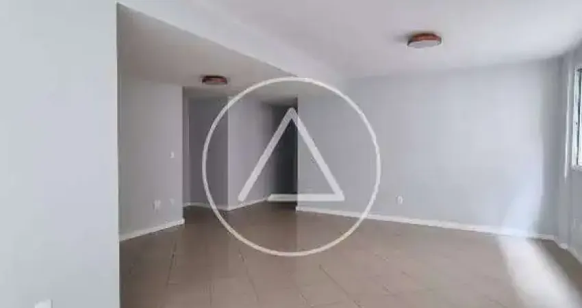 Apartamento com 3 quartos na Glória