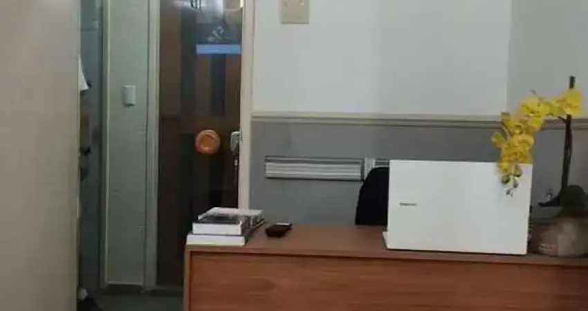 Atlântica Imóveis oferece sala para fins comerciais, à venda R$ 110.000,00 Centro, Macaé/RJ.