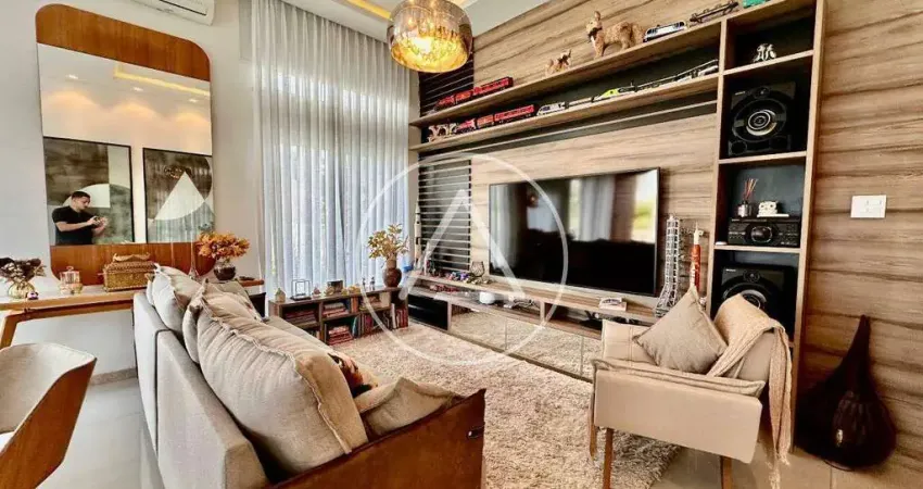 Atlântica imóveis tem excelente casa linear de alto padrão à venda no vale dos cristais, macaé/rj.