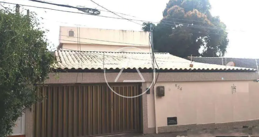 Atlântica Imóveis tem excelente Casa no Centro com 3 suítes para venda por R$550.000,00