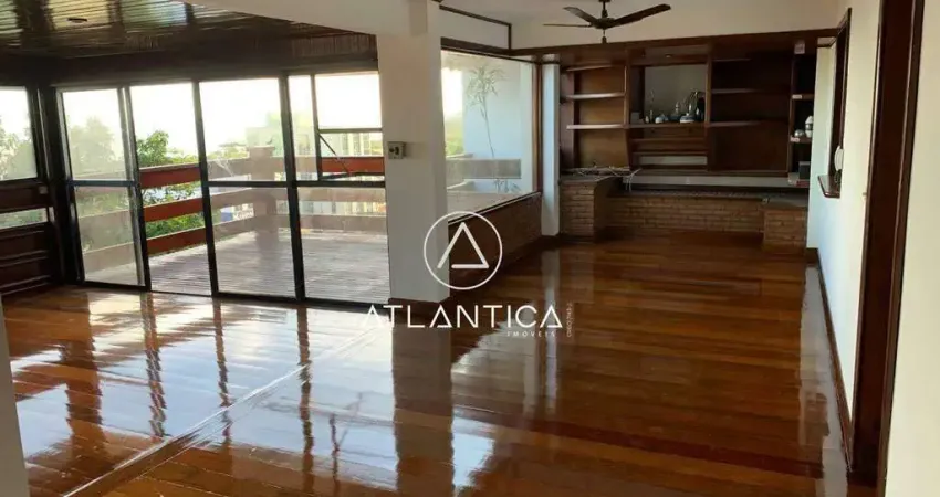Atlântica Imóveis tem excelente Casa colonial para Venda no Bairro Glória- Macaé/RJ por R$1.200.000,00.