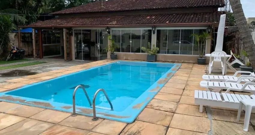 Casa com 5 dormitórios para locação, 335 m² por R$ 7.500,00 - Extensão do Bosque - Rio das Ostras/RJ