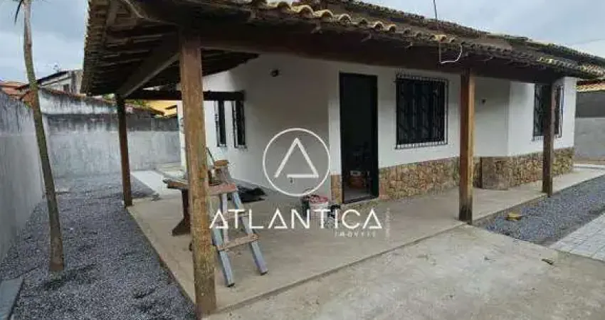 Atlântica imóveis tem excelente casa para locação, por r$ 2.800,00