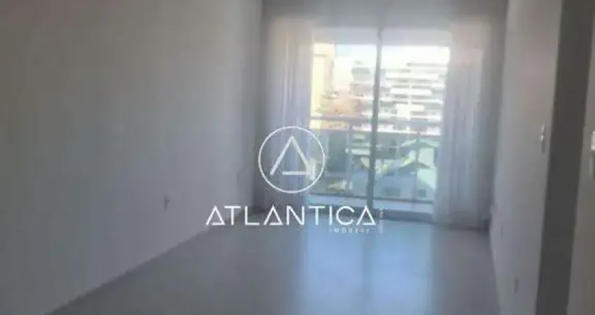 Atlântica imóveis tem excelente apartamento para locação na praia do pecado, macaé/rj.