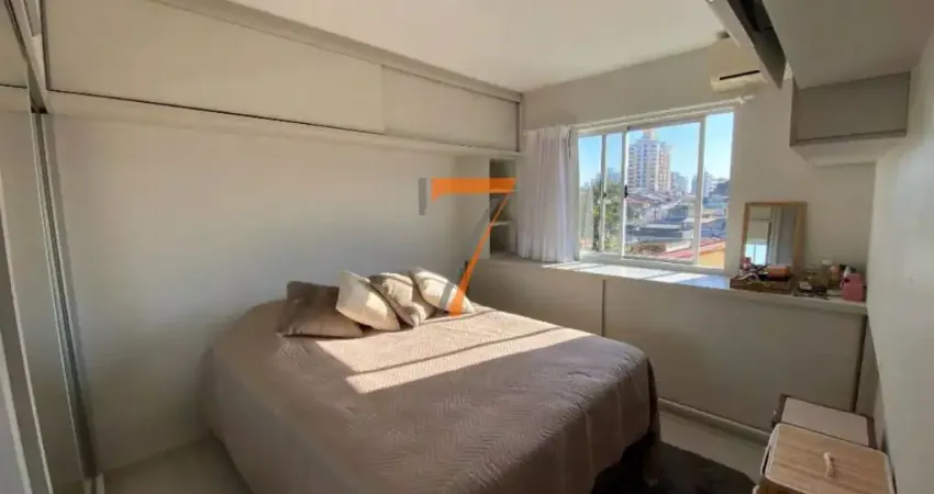 Barreiros - 2 Dormitórios + Vaga Livre e Coberta - Super Ensolarado e Ventilado -Semimobiliado - R$400.000,00
