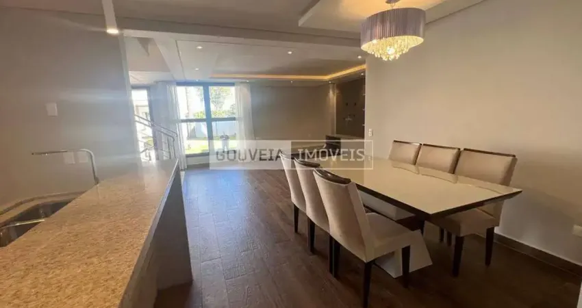 Casa Duplex com 3 Dormitórios, 1 Suíte, 189,83 m², à venda por R$ 1.590.000 - Pinheirinho, Curitiba (PR)