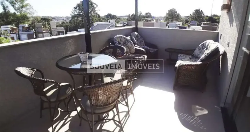 Sobrado Triplex com 3 Dormitórios, 1 Suíte, 157 m², à venda por R$ 920.000 - Umbará, Curitiba (PR)