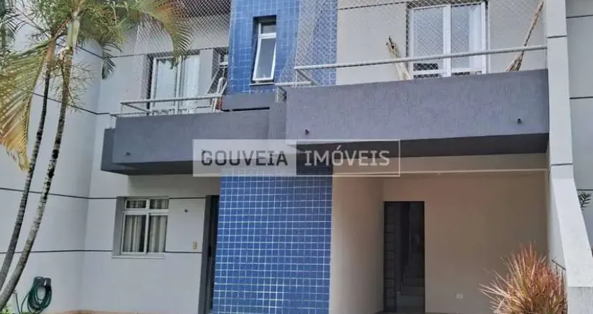Sobrado com 3 Dormitórios, 1 Suíte, 115 m², à venda por R$ 580.000 - Alto Boqueirão, Curitiba (PR)