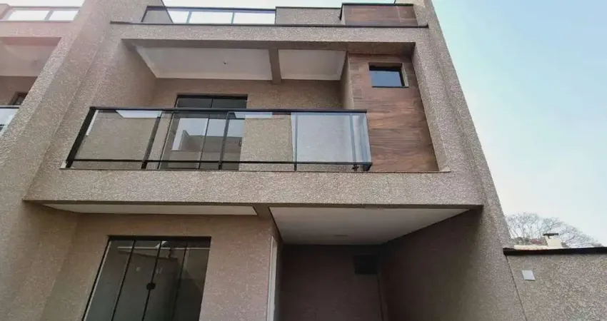 Sobrado Com 3 Dormitórios, sendo 1 Suíte, 116m², com Terraço de 40m², à Venda por R$ 650.000 (fundos) - Xaxim - Curitiba (PR)