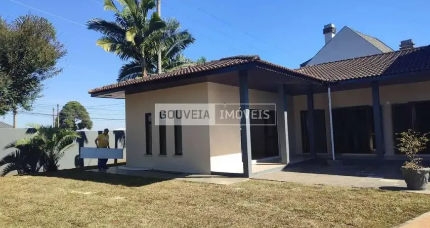 Casa com 5 Dormitórios, Terreno Amplo com 675m², Aluguel de R$13.000,00 - Pilarzinho, Curitiba (PR)