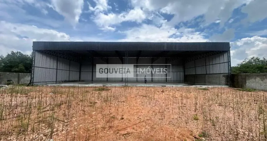 Barracão com 630 m² construídos, terreno de 1.400 m², aluguel de R$ 11.900 + Taxas - Umbará, Curitiba (PR)