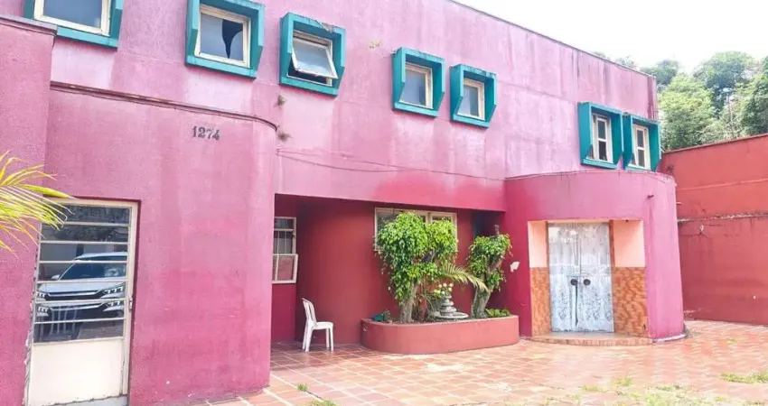 Casa Comercial com 5 Salas, 304 m², aluguel de R$ 10.800 + Taxas - Água Verde, Curitiba (PR)