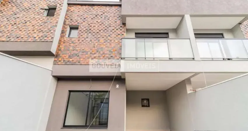 Sobrado com 3 Dormitórios, 1 Suíte, 132,12 m² à venda por R$ 799.000,00 - Uberaba, Curitiba (PR)