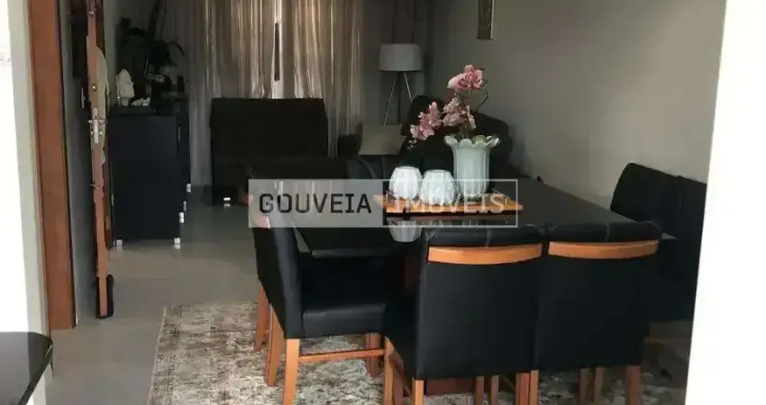 Sobrado Triplex com 4 Dormitórios, 1 Suíte, 200 m², aluguel de R$ 4.900 + Taxas - Uberaba, Curitiba (PR)