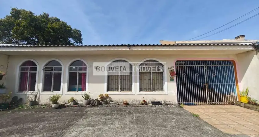 Casa com 4 Dormitórios, 440 m², à venda por R$ 920.000 - Boqueirão, Curitiba (PR)