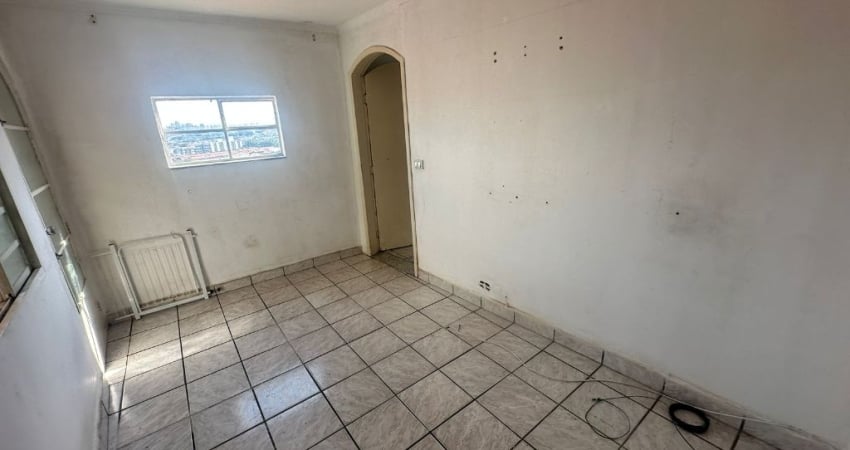 Aluga-se Casa 2 Dormitórios com suíte e vaga de garagem no Jardim Vila Galvão