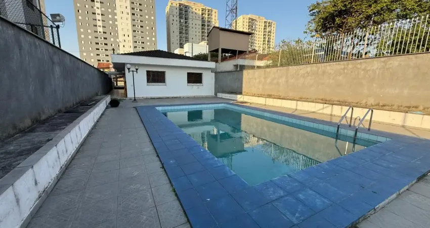 Aluga-se casa terrea alto padrão com piscina na vila rosália