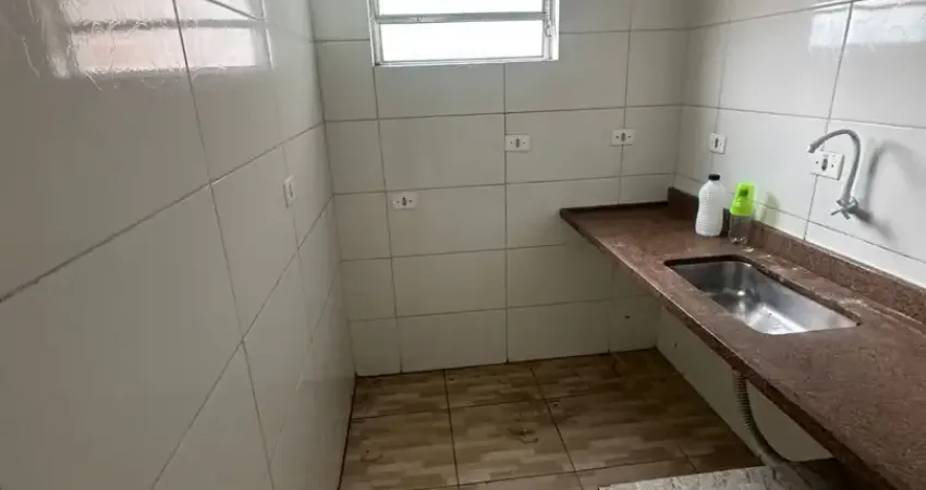 Casa com 2 quartos para alugar na Vila Fátima, Guarulhos 