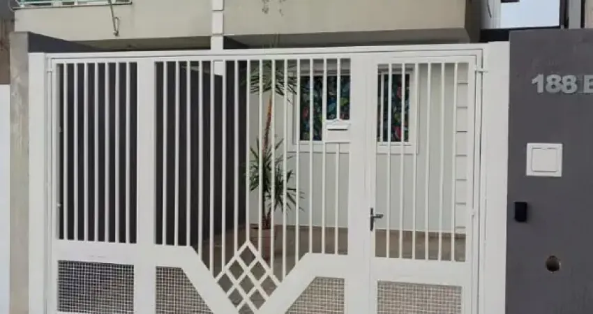 Vende-se sobrado 3 dormitórios 1 suíte no jd adriana com móveis planejados