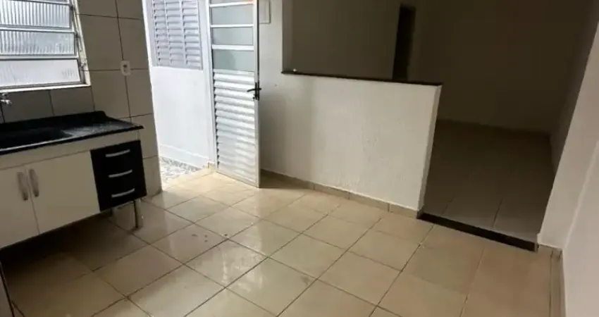 Aluga-se casa de 3 cômodos no jovaia em guarulhos - trav avenida faria lima