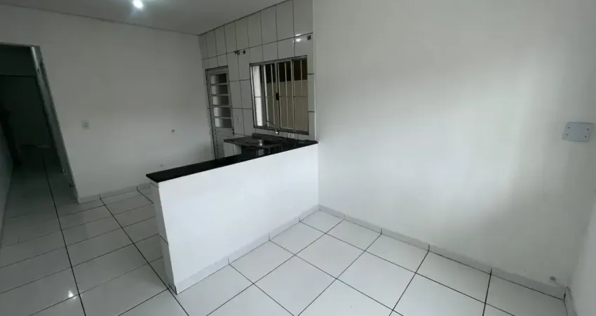 Casa com 2 quartos para alugar na Rua Araranguá, Jardim Jovaia, Guarulhos