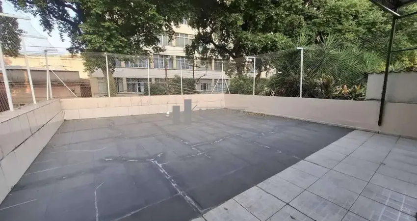 Viva Bem na Tijuca: Casa de Vila na Rua Visconde de Itamarati com 3 Quartos (1 Suíte) e Amplo Terraço – Cód. 20122