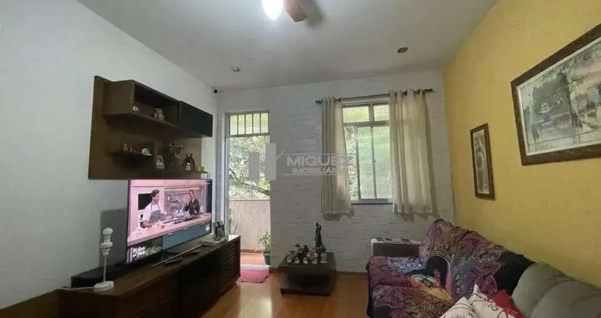 Apartamento (varanda, sala, 2 quartos) à venda na rua professor gabizo- tijuca! apenas 750 metros da praça afonso pena!