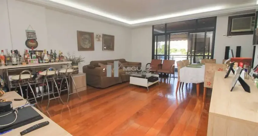Excepcional em uma localização prática, Marquês de Valença !Varandão, 3 quartos sendo 1 suíte, sol da manhã, 2 vagas. Portaria 24 horas! Código 19266