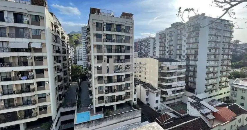 Apartamento duplex à venda na rua joão alfredo ( tijuca )! varanda, 3 quartos, suíte e 2 vagas! aproximadamente 160m².