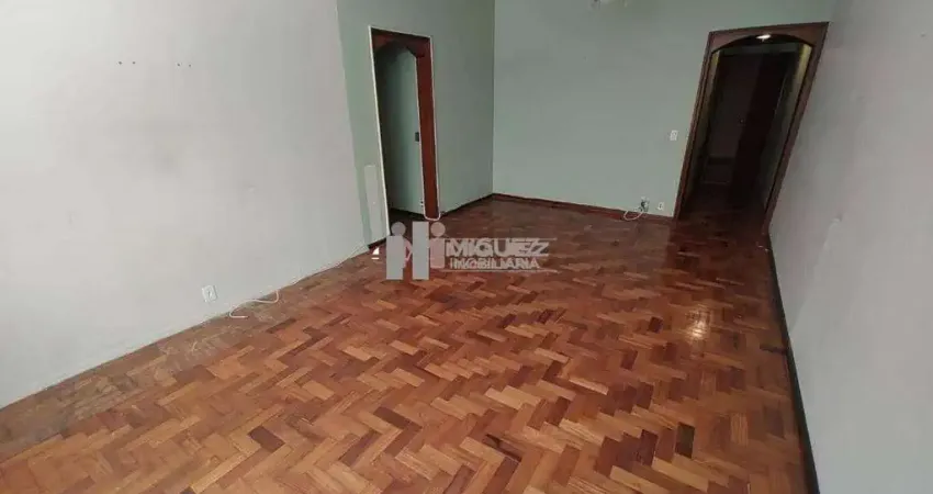 Apartamento, sala em 2 ambientes, 3 ótimos quartos sendo 1 suíte,banheiro social, dependência completa, 2 vagas.