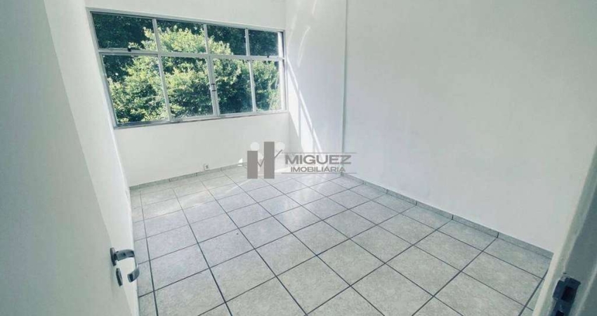 Apartamento a venda com 3 quartos debruçado no metrô Uruguai, Rua José Higino, Tijuca - Rio de Janeiro.