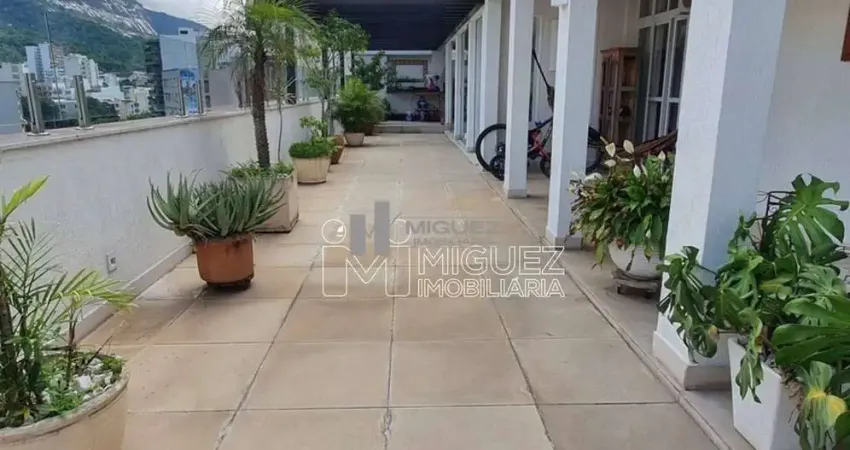 Cobertura linear, elevador chega nela, com 3 quartos, suíte, vaga de garagem, tijuca - rio de janeiro